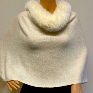 NWOT Kriegsman Fox Fur & Cashmere Poncho